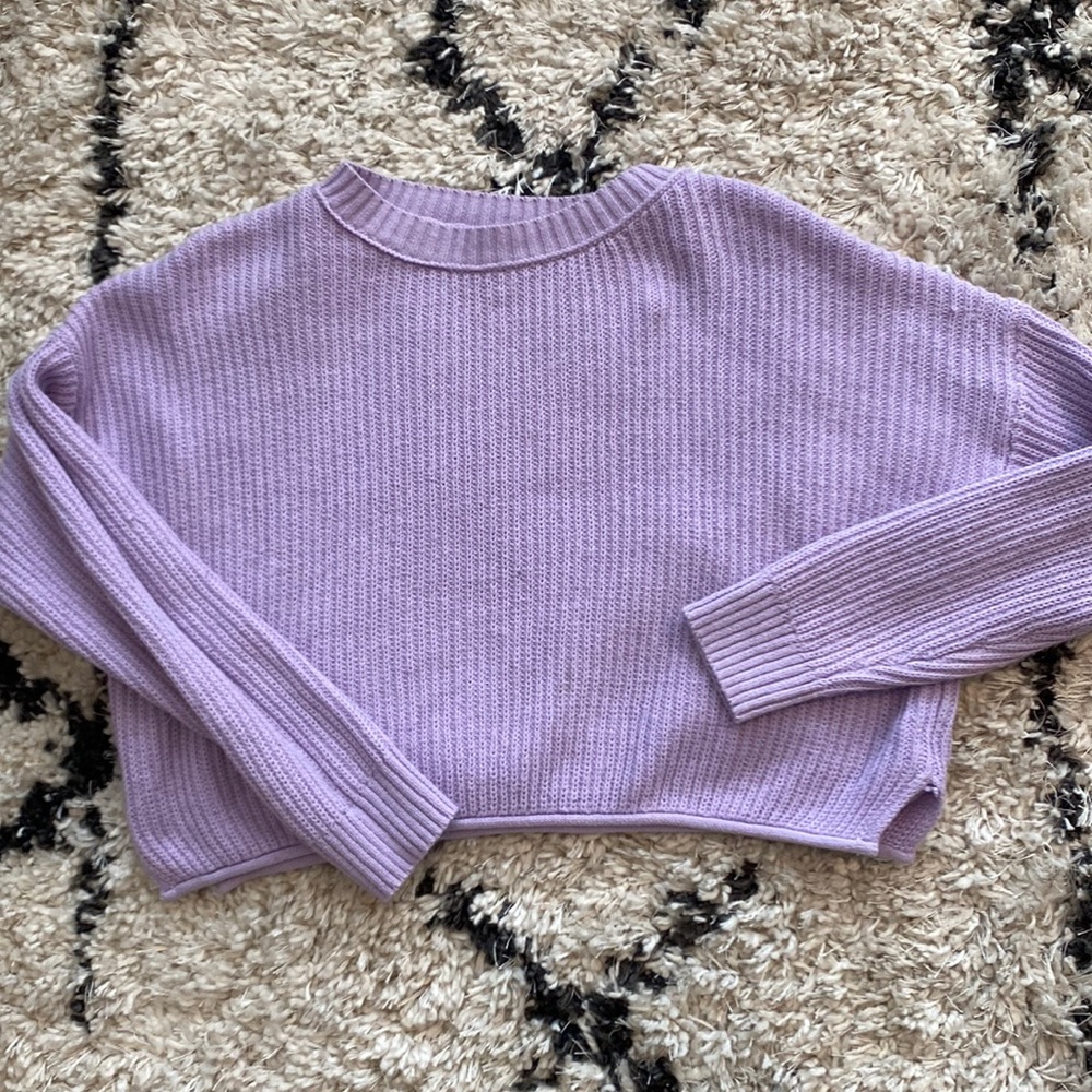 Cropped knitted sweater